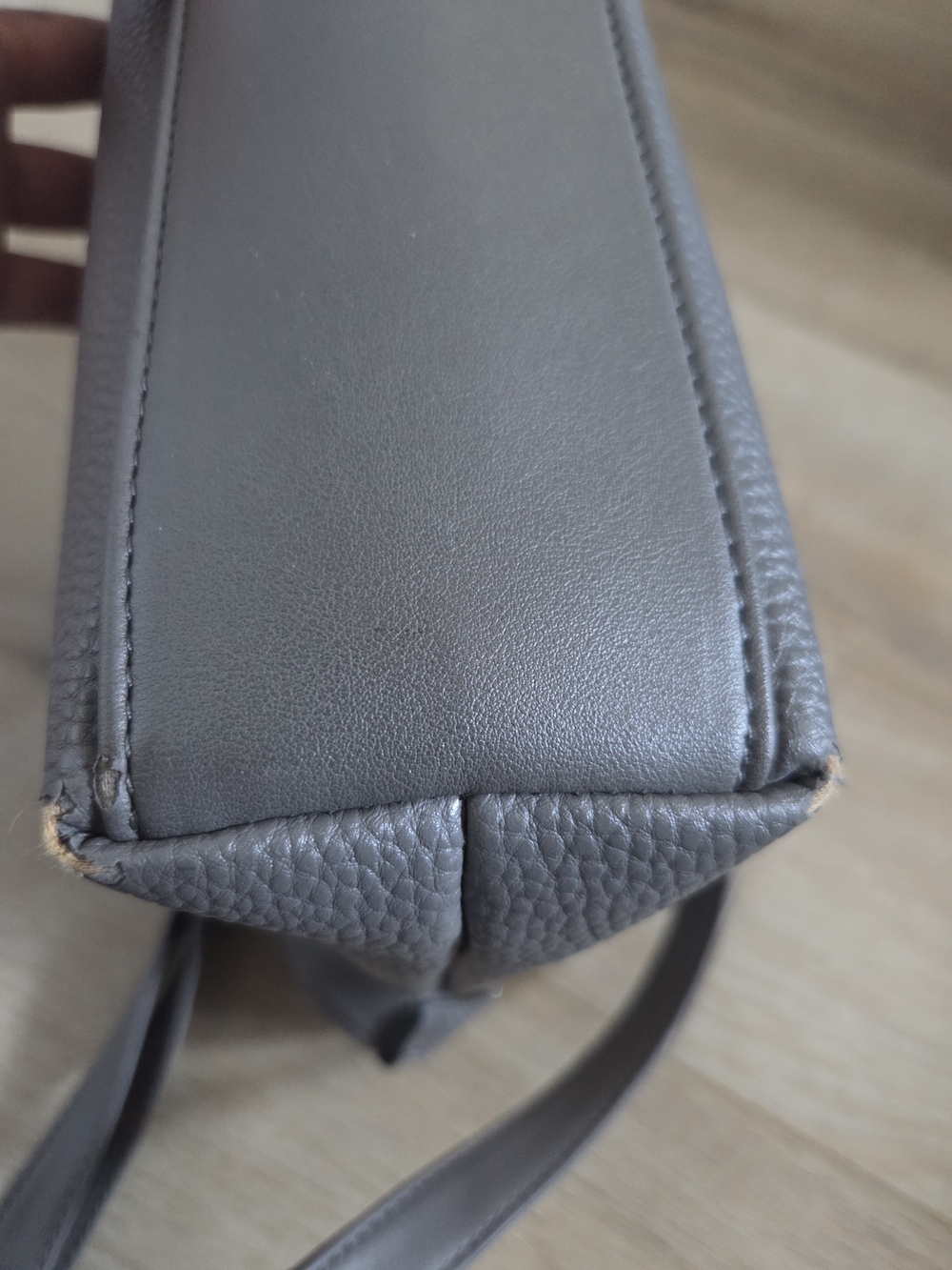 ROOTS Crossbody Bag - Picture 8 of 9